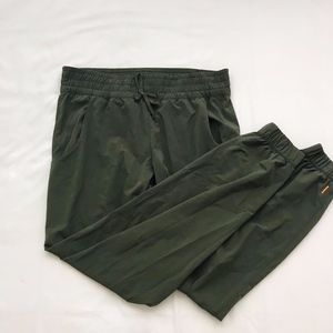 Army green active joggers